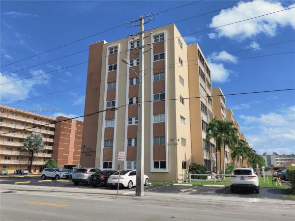 Meadowbrook Towers, 500 NE 12th Ave #102, Hallandale Beach, Florida 33009, image 2