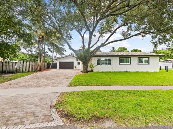 Fairfax Brolliar, 2320 SW 36th Ave, Fort Lauderdale, Florida 33312, image 2