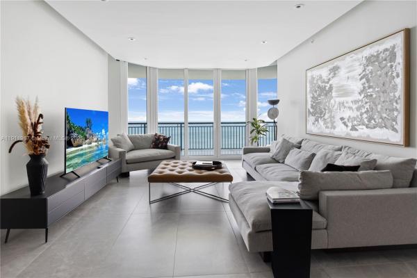 DoubleTree By Hilton Ocean Point Resort & Spa, 17375 Collins Ave #2701, Sunny Isles Beach, Florida 33160, image 2