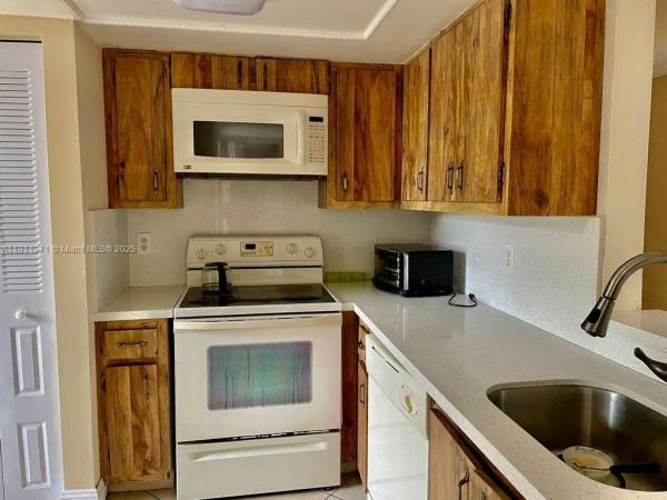 Palm Springs 1, 1040 NW 80th Ave #205, Margate, Florida 33063, image 1