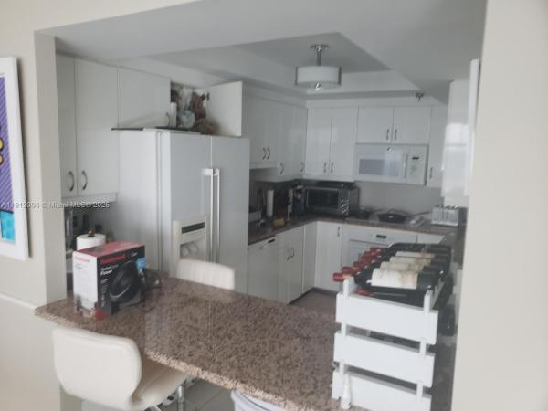 Waterview 2, 20515 E Country Club Dr #747, Aventura, Florida 33180, image 1