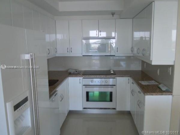 Waterview 2, 20515 E Country Club Dr #747, Aventura, Florida 33180, image 3