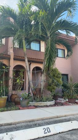 Valencia Village, 19 Matador Ln #6-22, Davie, Florida 33324, image 1