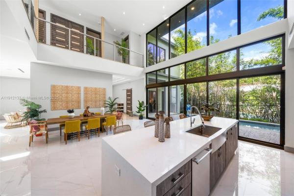 Utopia, 4185 S Ventura Ave #, Miami, Florida 33133, image 3