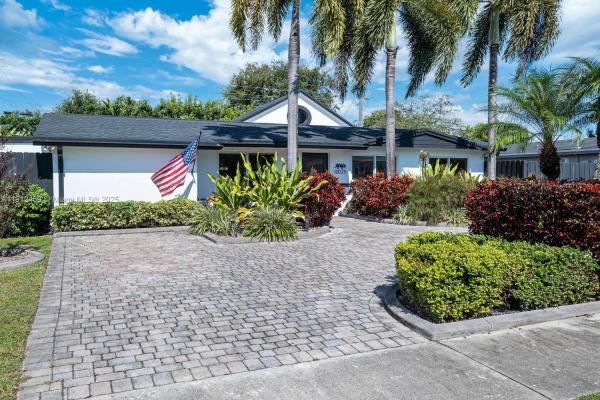 Heftler Homes Sunset Park, #, Kendall, Florida 33173, image 2
