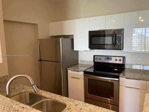 Regent Park At Young Circle, 1900 Van Buren St #507B, Hollywood, Florida 33020, image 1