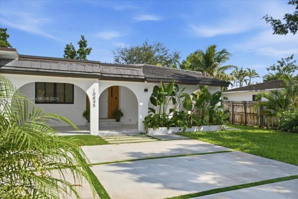 10845 Peachtree Dr, Miami, Florida 33161, image 2