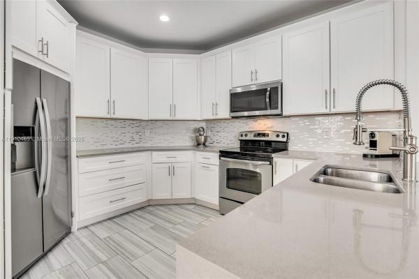 Cameron Lake, 285 Cameron Dr, Weston, Florida 33326, image 2