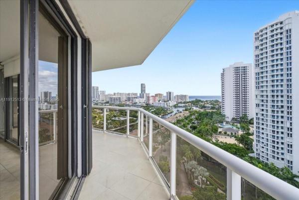 Harborside At The Waterways, 3640 Yacht Club Dr #1806, Aventura, Florida 33180, image 2