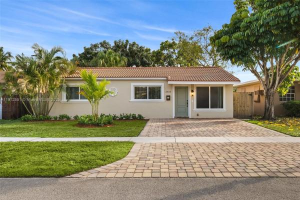 Hollywood Park, 2410 Coolidge St, Hollywood, Florida 33020, image 1