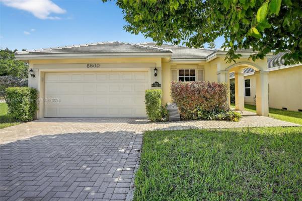 Lake Park, 8800 Lake Park Cir N, Davie, Florida 33328, image 1