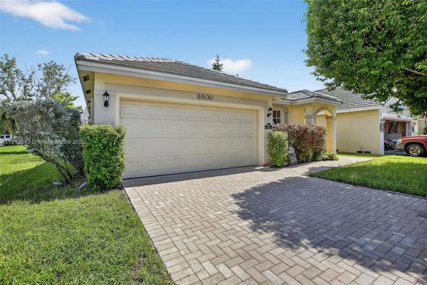 Lake Park, 8800 Lake Park Cir N, Davie, Florida 33328, image 2