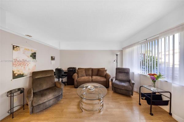 900 SW 10th Ter #8S, Hallandale Beach, Florida 33009, image 1