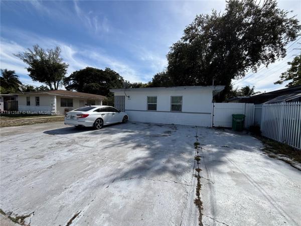 Seminole Lawn, 3390 NW 50th St, Brownsville, Florida 33142, image 2