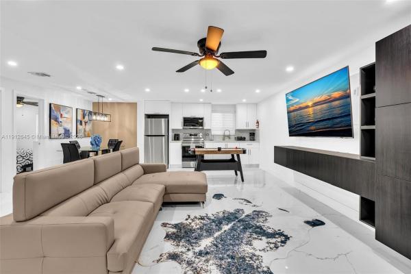 923 NW 110th St #A, Miami, Florida 33168, image 1