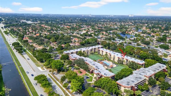 Plantation Racquet Club At Jacaranda, 10501 W Broward Blvd #304, Plantation, Florida 33324, image 2