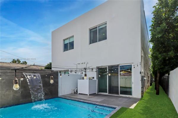 Capdevila, 3461 SW 25th St #A, Miami, Florida 33133, image 3