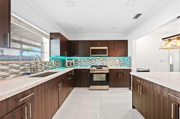 Palm Springs, 5355 W 5th Ln, Hialeah, Florida 33012, image 3