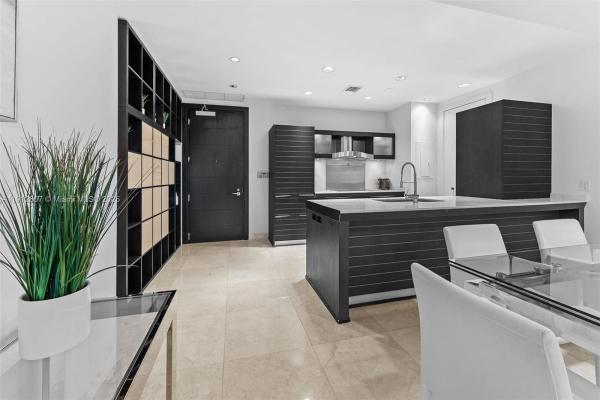 Epic Hotel & Residences, 200 Biscayne Boulevard Way #4510, Miami, Florida 33131, image 1