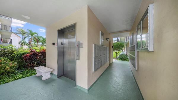 Hampton Gardens, 810 SE 7th St #306, Deerfield Beach, Florida 33441, image 2