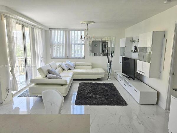 Isola, 770 Claughton Island Dr #602, Miami, Florida 33131, image 1