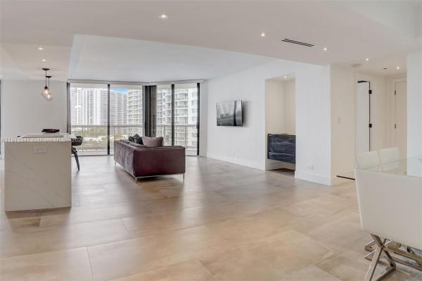 Terraces North Turnberry, 20191 E Country Club Dr #802, Aventura, Florida 33180, image 1