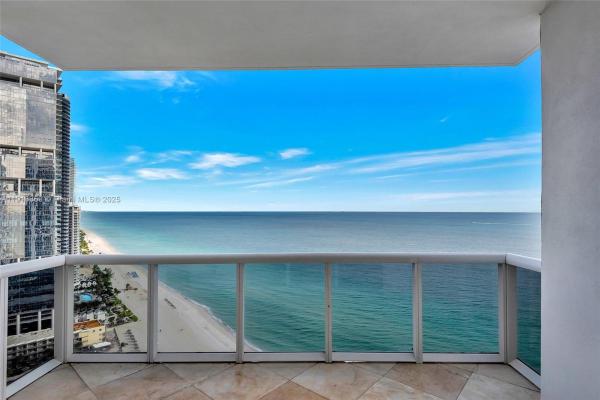 Trump Royale, 18201 Collins Ave #4008, Sunny Isles Beach, Florida 33160, image 1