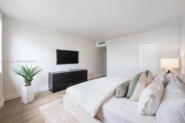 Island Pointe, 10350 W Bay Harbor Dr #10K, Bay Harbor Islands, Florida 33154, image 1