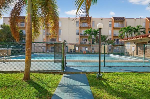 Sunset Villas, 4841 NW 7th St #309-4, Miami, Florida 33126, image 2