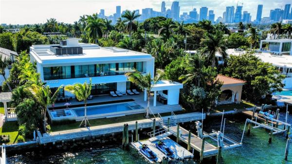 Hibiscus Island, 375 N Hibiscus Dr, Miami Beach, Florida 33139, image 1