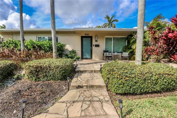 Hollywood Lakes, 930 N 11th Ct, Hollywood, Florida 33019, image 1