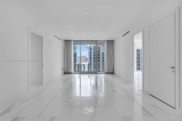  #3009W, Miami, Florida 33131, image 1