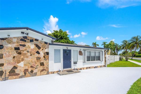 Sunset Park, 600 SW 10th St, Hallandale Beach, Florida 33009, image 1