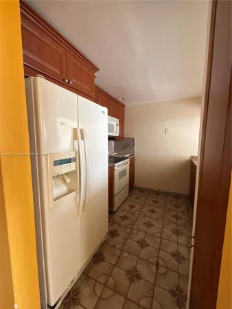 Charter Club, 600 NE 36th St #817, Miami, Florida 33137, image 2
