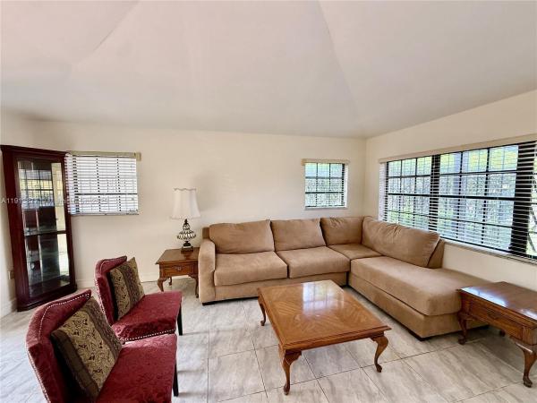Kenland Homes, 12340 SW 95th Ter, The Crossings, Florida 33186, image 3