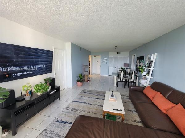 Coronado Towers, 20301 W Country Club Dr #1124, Aventura, Florida 33180, image 1