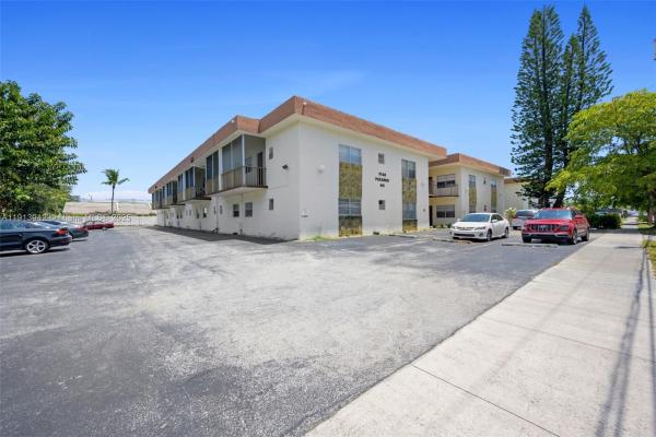 Star Paradise, 415 NE 2nd St #215, Hallandale Beach, Florida 33009, image 1