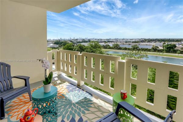 Hillcrest, 4330 Hillcrest Dr #807, Hollywood, Florida 33021, image 1