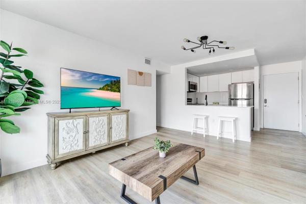 East Little Havana, 620 SW 10th St 101 #202, Miami, Florida 33130, image 1