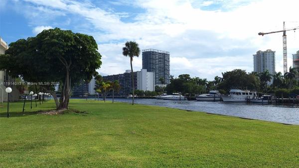 De Soto Park South, 601 Three Islands Blvd #404, Hallandale Beach, Florida 33009, image 2