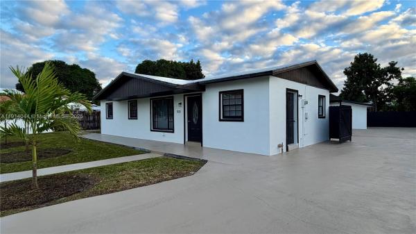 5020 NW 170th St, Miami Gardens, Florida 33055, image 1