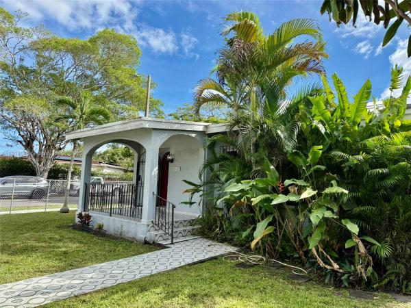 Palbicke & Garrisons, 3000 NW 5th St, Miami, Florida 33125, image 1