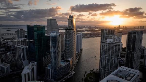 300 Biscayne Boulevard Way #3506W, Miami, Florida 33131, image 2