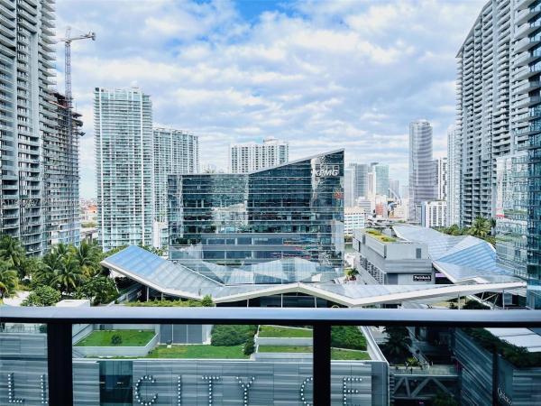 Brickell Heights East, 45 SW 9th St #1710, Miami, Florida 33130, image 1