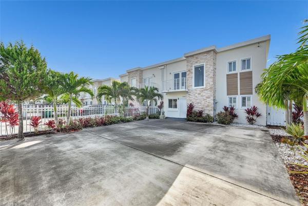 Vitran At Naranja Estates, 26100 SW 134th Pl, Princeton, Florida 33032, image 2