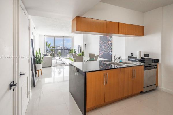 Opera Tower, 1750 N Bayshore Dr #4312, Miami, Florida 33132, image 2