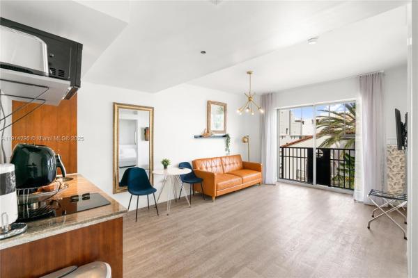 The Strand On Ocean Drive, 1060 Ocean Dr #D307, Miami Beach, Florida 33139, image 1