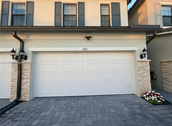 Oak Tree, 2162 Appleton Cir N, Oakland Park, Florida 33309, image 1