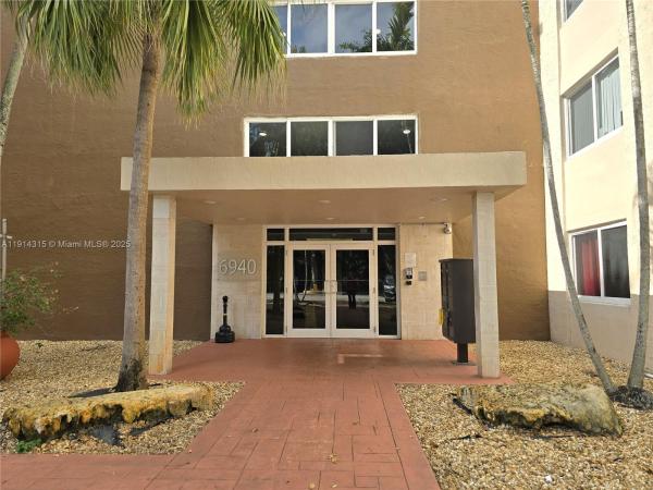 Coral Gate East, 6940 NW 186th St #1-319, Hialeah, Florida 33015, image 1