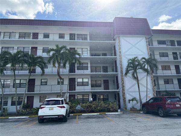 Kings Cove, 1325 W 68th St #311, Hialeah, Florida 33014, image 1
